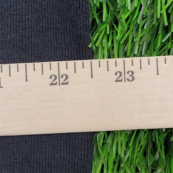 Vintage 1997 Tazmanian Devil Sweatshirt Womens XL 22x25 Black - Picture 12 of 13